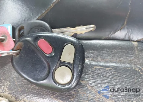 2000 Chevrolet Silverado 1500 Lt from USA, damaged, VIN 2GCEK19T8Y1401296